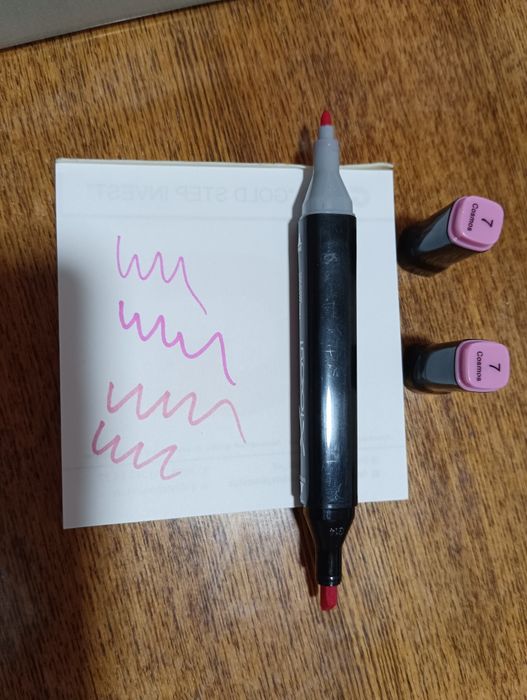 Продам набор профессиональных маркеров.