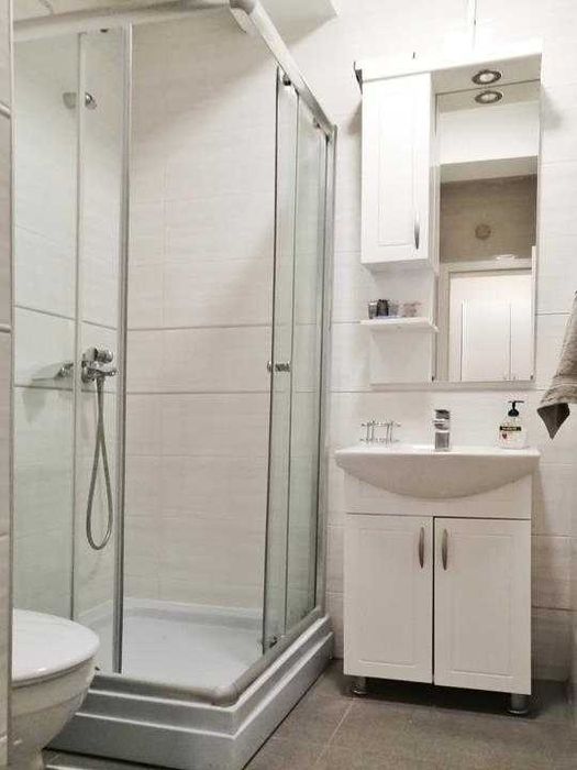 Дава се под наем Двустаен апартамент в Бургас, Братя Миладинови - 65 кв.м за 229.5 € - Снимка #3