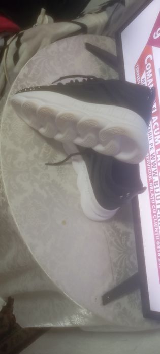 Vând adidași Versace chain Noi marime43