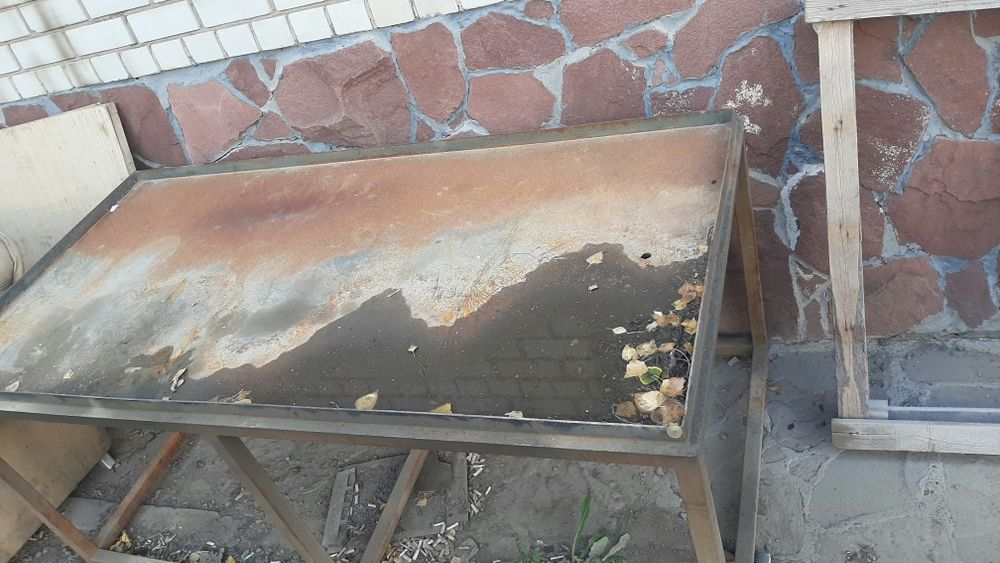 Стол металлический
