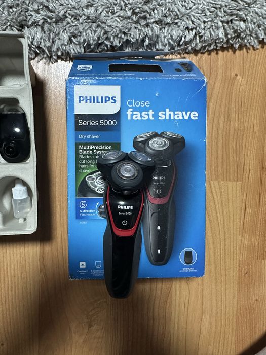 Aparat de barbierit philips series 5000