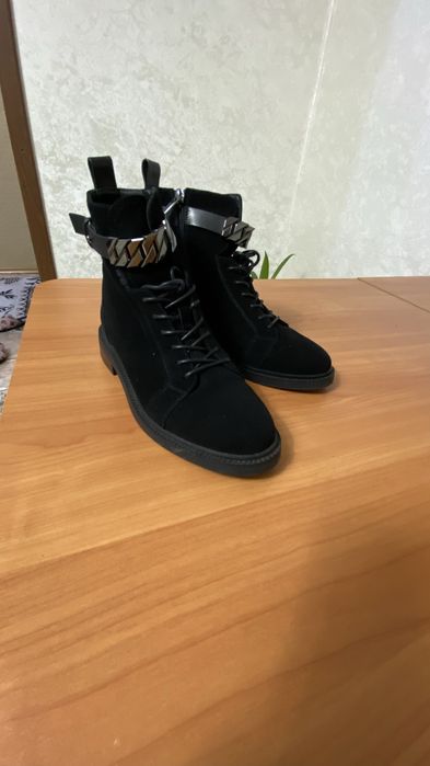 Замшевые сапоги Basconi