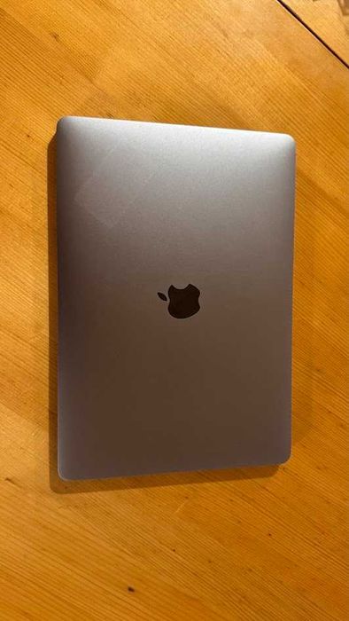 MacBook Pro 13 2017 Touch Bar 256GB (4xTB3) + СЛУШАЛКИ ПОДАРЪК