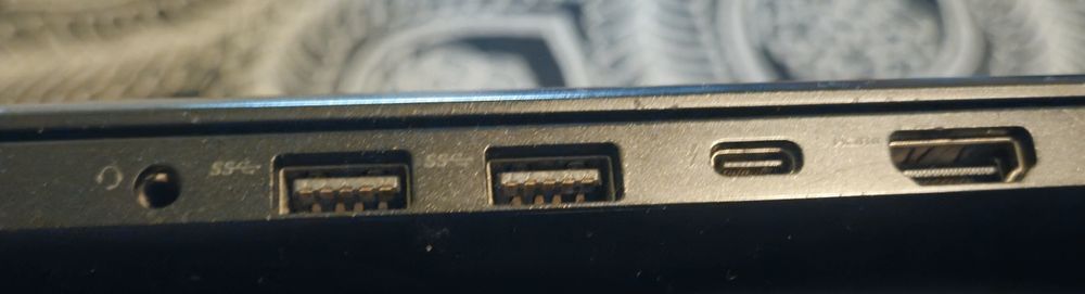 Геймърски лаптоп Dell Inspiron 7577 / GTX 1060