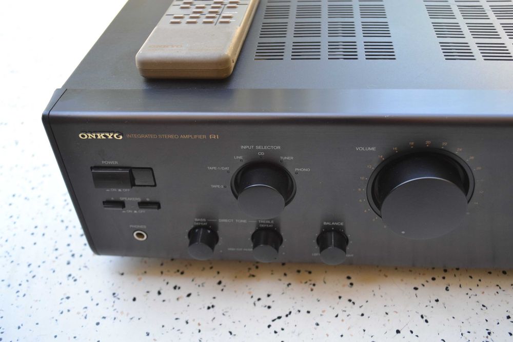Amplificator Onkyo A 8051 cu Telecomanda
