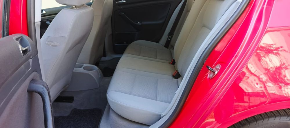 Volkswagen golf 5 Întreținut  .A.C. Proprietar