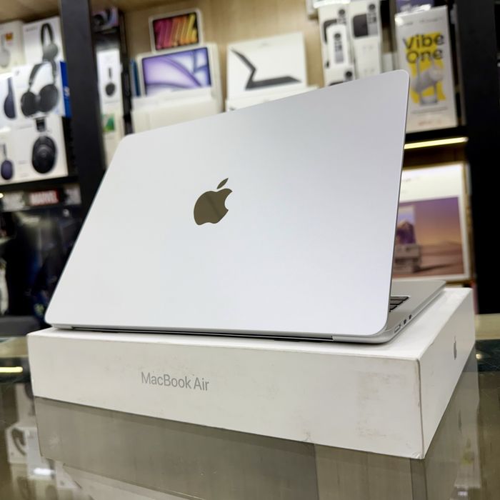 Macbook Air 13" M4 24/256 Silver