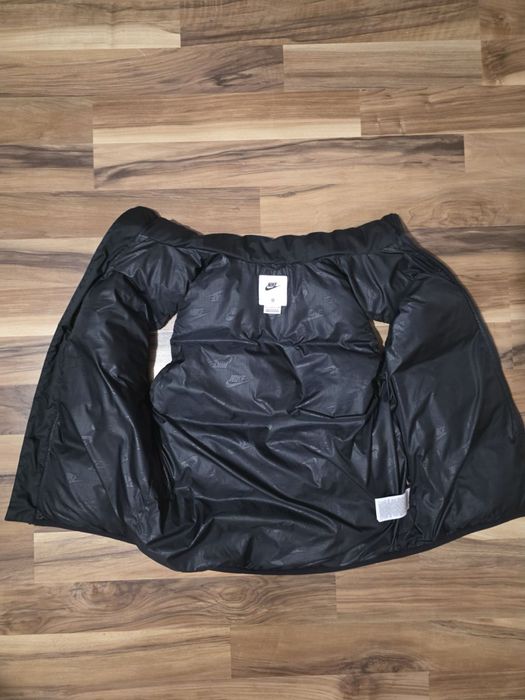 Оригинално елече на Nike