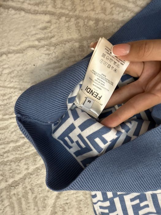 Кофта Fendi размер М