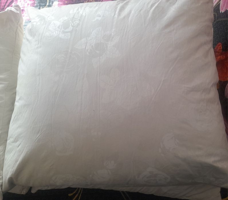 Подушки 80см×75см перьевые