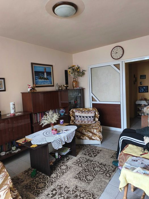 Продавам 4 стаен апартамент