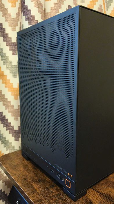 Корпус новый Jonsbo D32 STD черный.