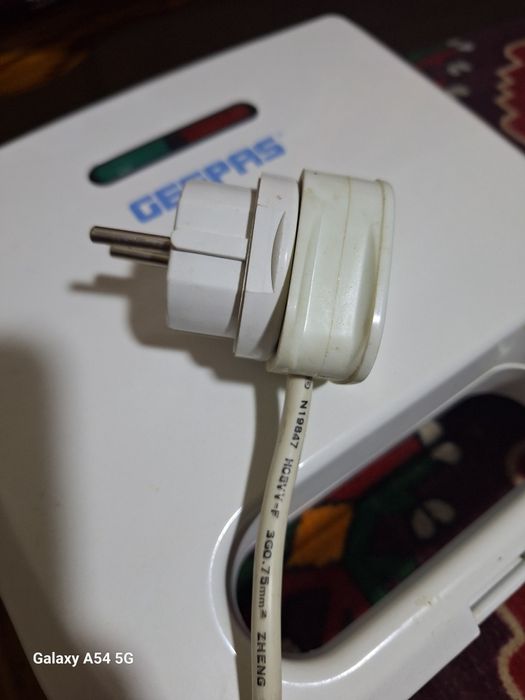 Сендвичница вафельница