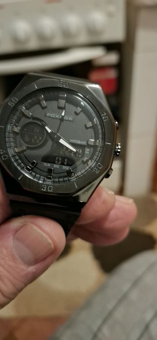 Vând ceas  nou  tip G_Sock