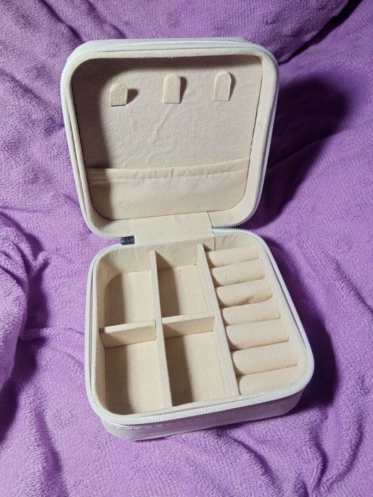 Шкатулка для украшений