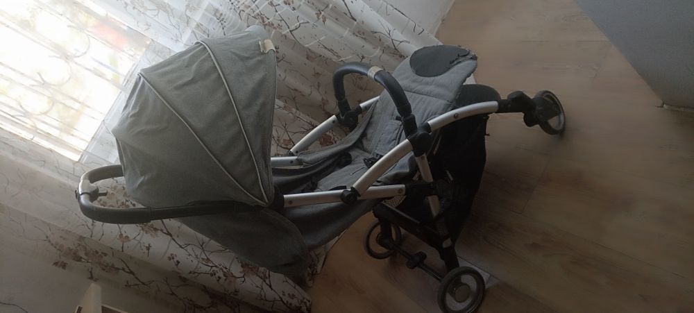 Коляска качественная