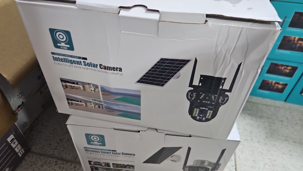 WI-Fi Соларна безжична въртяща камера 12MP работи с рутер