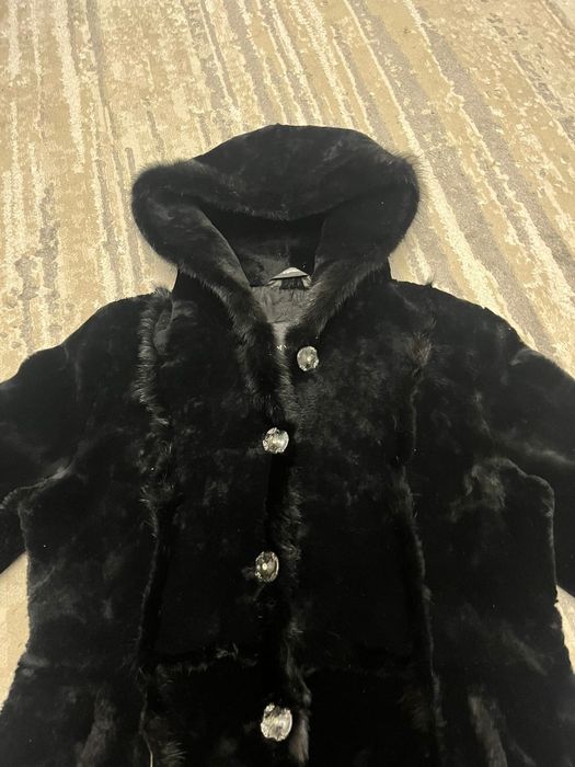 Продам женскую шубу