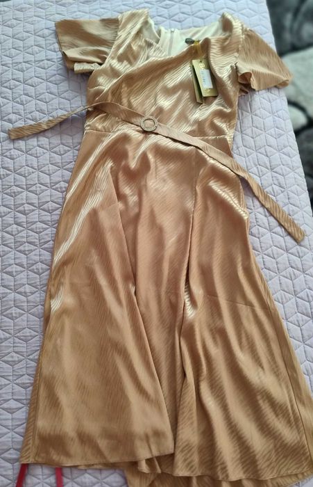 рокля Рома с шпиц отстрани