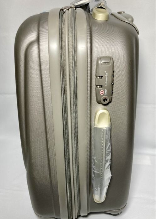 Продам чемодан Ambassador Expander