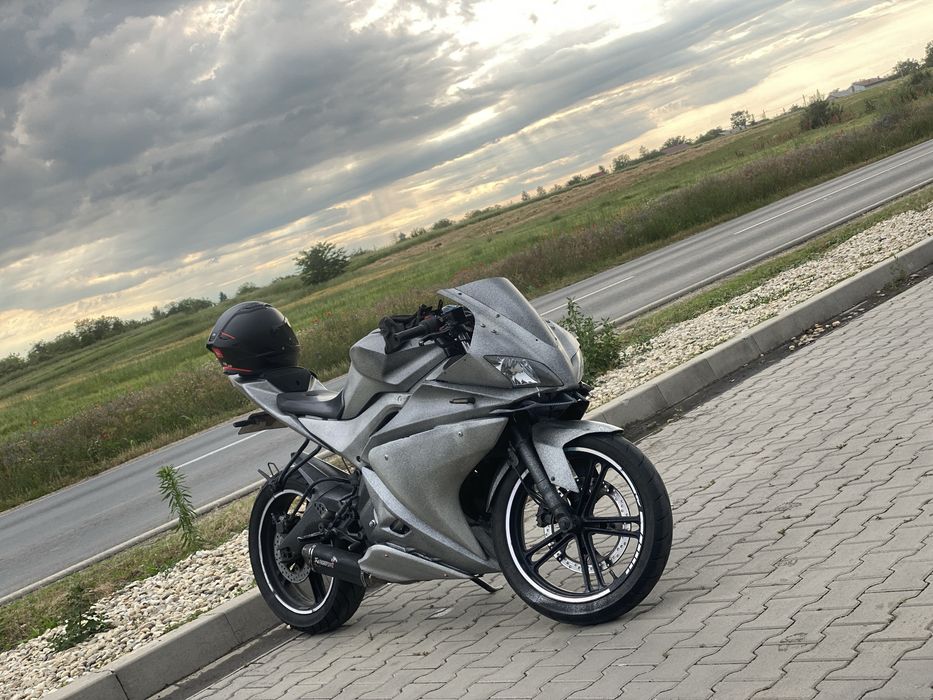Vand yamaha yzf 125cc urgent sau schimb cu ceva pentru a2 !!!