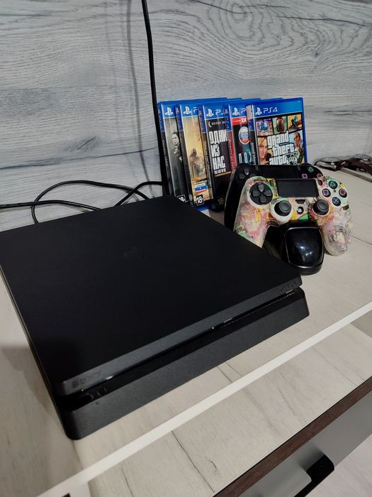 Продам Sony PlayStation 4