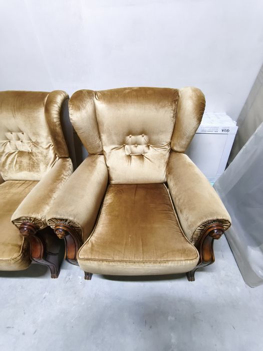 Две Кресла, фотьойл в златисто и табуретка