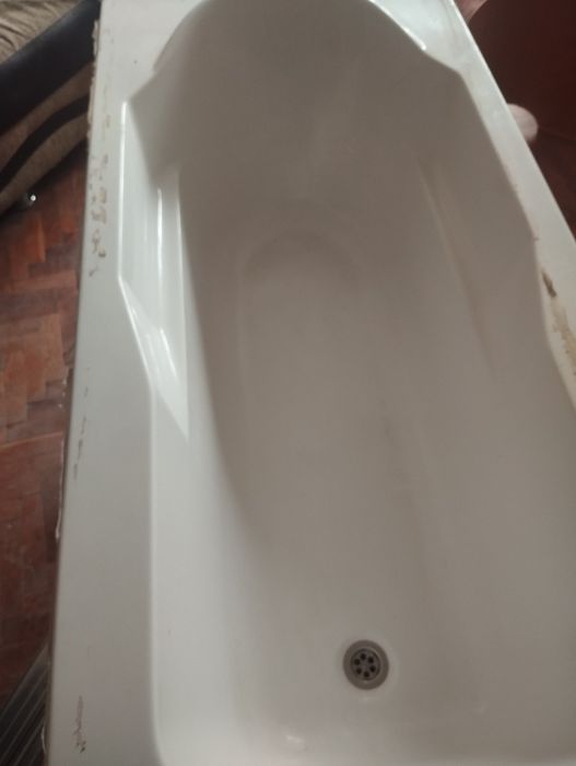 Ванна сатам срочно.