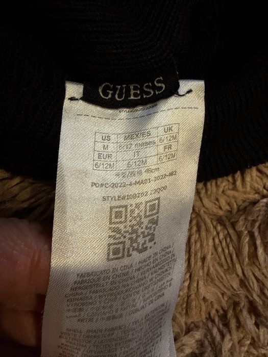 Оригинална шапчица на ,,Guess” unisex