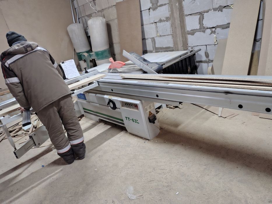 Продам станок раскроечный