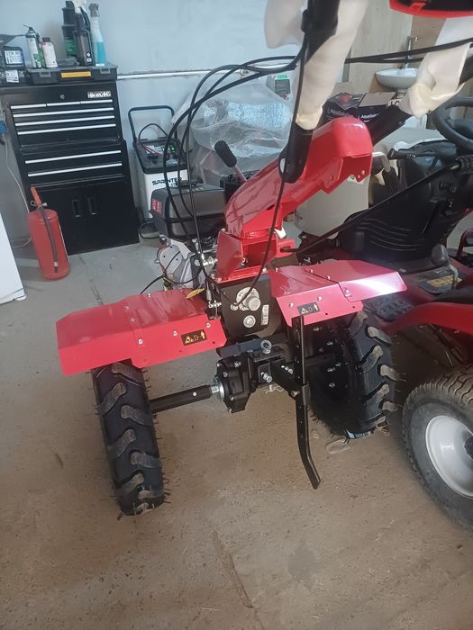 Motocultor de vanzare de 15 cai putere nou nouți