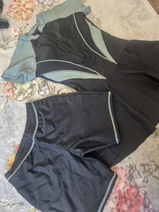 Купальник продам на девочку 12-13лет