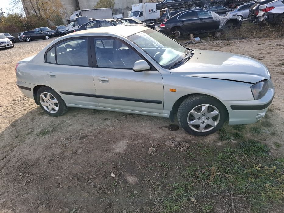 Dezmembrez Hyundai Elantra 1.6i /bara fata hyundai elantra/faruri elan