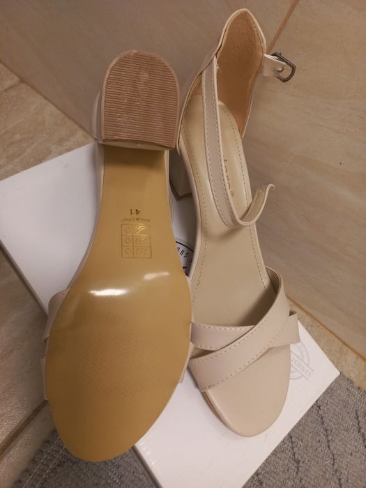 Sandale nude/bej deschis dama, mas. 40.5, cu bareta si toc gros