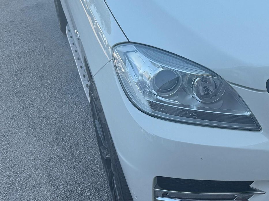 Vând faruri ml w166 2015