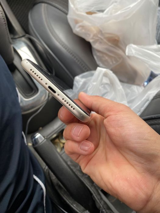 Продам iPhone 11
