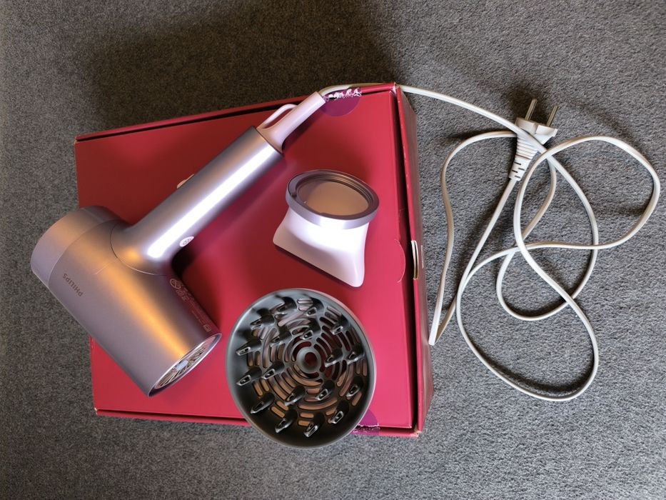Uscător de păr Philips Seria 7000 BHD723/10, 1800W, Tehnologie ThermoS