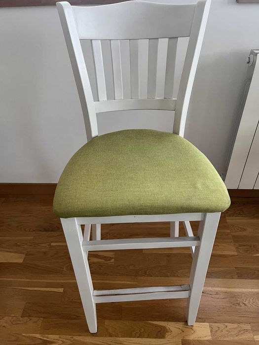 8 бр. Масивни дървени столове за кухненски плот