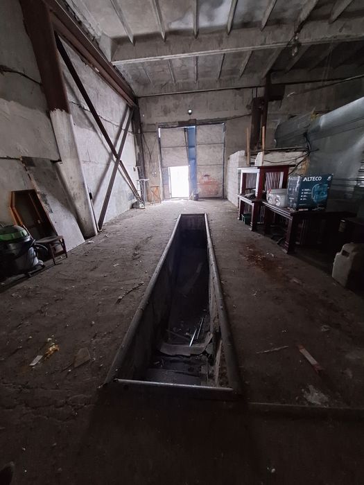 Сдам в аренду бокс 90квадратов.