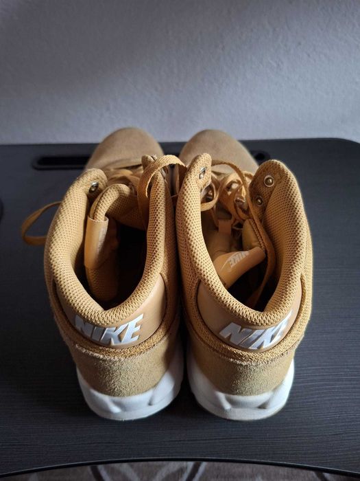 Оригинални мъжки обувки Nike – кафяви