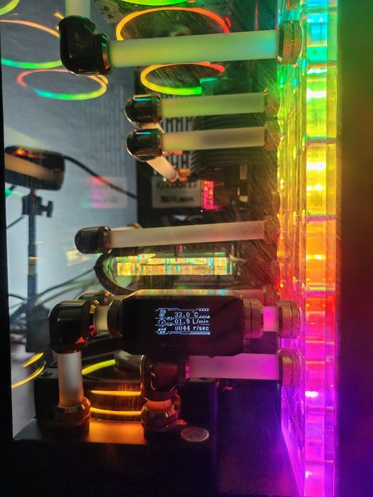 Sistem PC răcire  lichid - componente Custom + Boxe  Edifier 2730