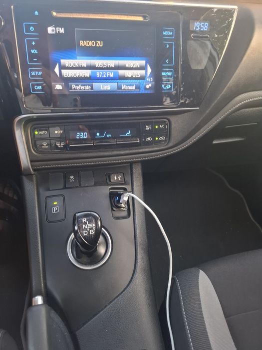 Toyota Auris Hybrid