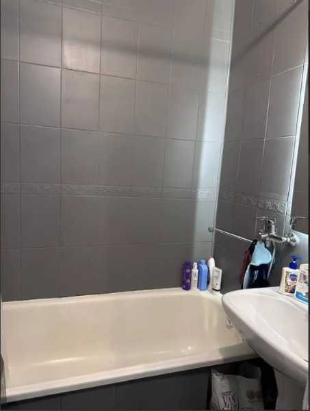 продам 3 комнатную квартиру район Драм театра.