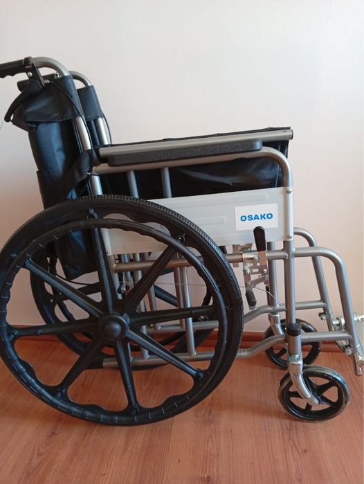 Инвалидная коляска новая