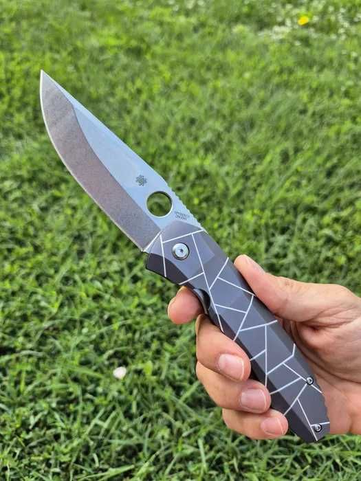 Cuțit pliabil Briceag SPYDERCO Nirvana