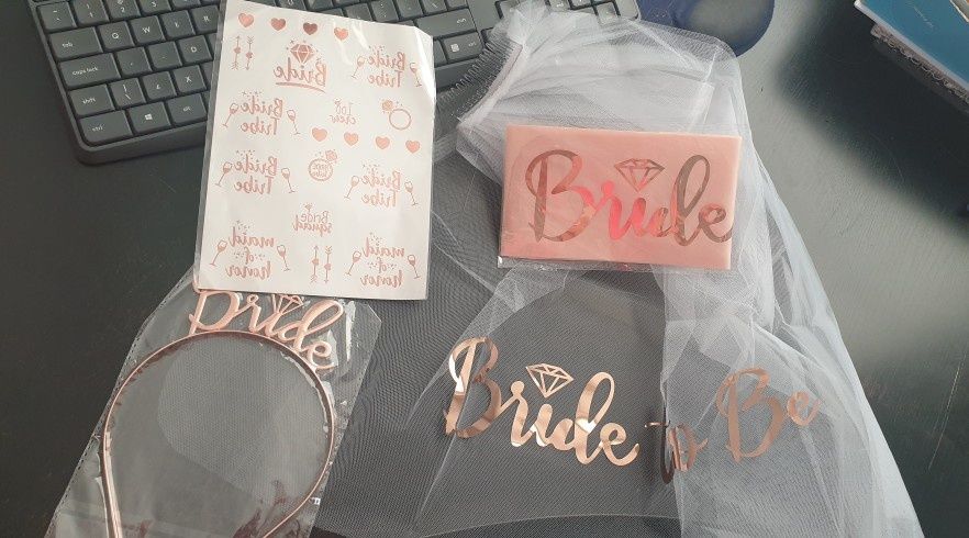 Set bride to be: voal, bandana de saten, tatuaje,coronita