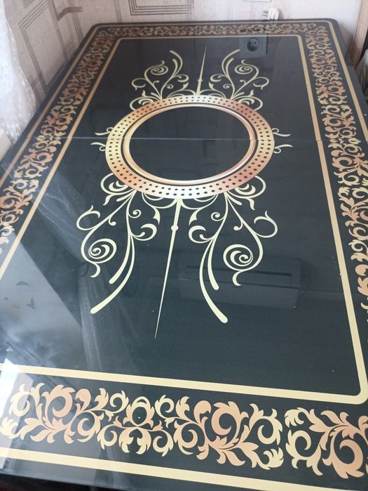 Стол в идеальном состоянии