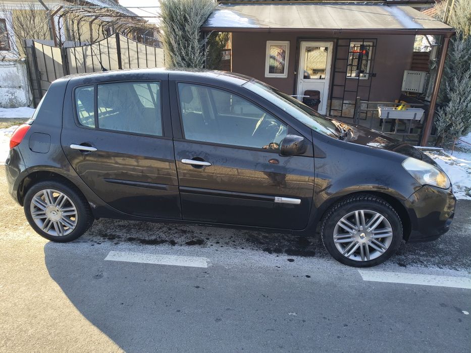 Vând Renault Clio 2011