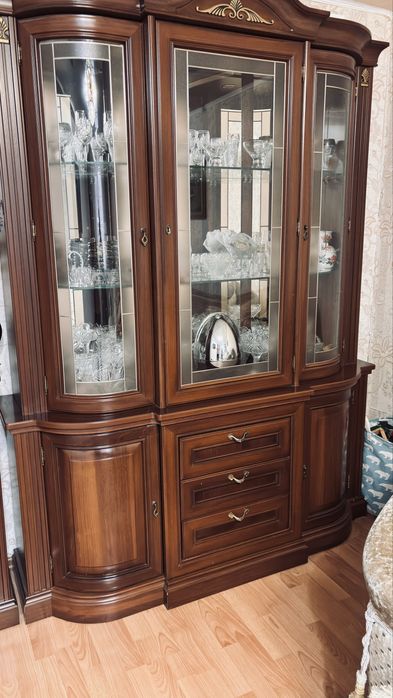 Продам мебель в гостинную.