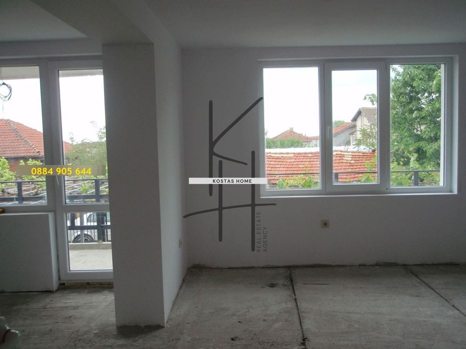 Къща в Варна, област-с.Бенковски площ 285 цена 195000